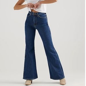 NOWT- WOMEN'S WRANGLER® WANDERER 622 HIGH RISE FLARE JEAN IN SKI PATROL